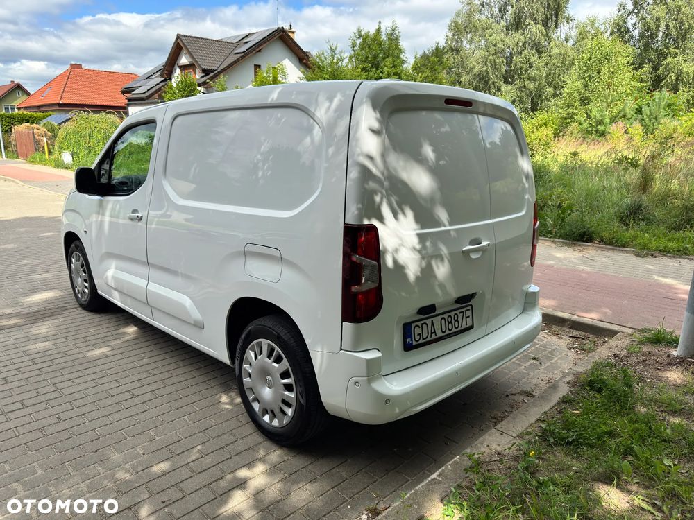 Opel COMBO L1 Automat - 14