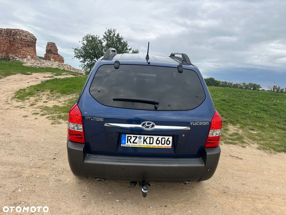 Hyundai Tucson 2.0 CRDi Elegance + - 10