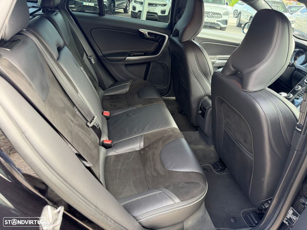 Volvo V60 2.0 D3 R-Design - 15