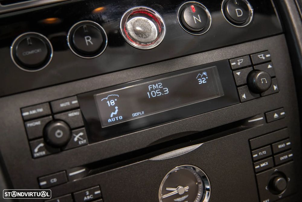 Aston Martin Vantage Roadster - 23