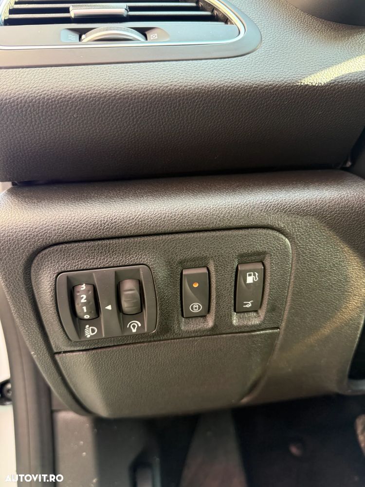 Renault Megane TCe 140 GPF EDC Techno - 13