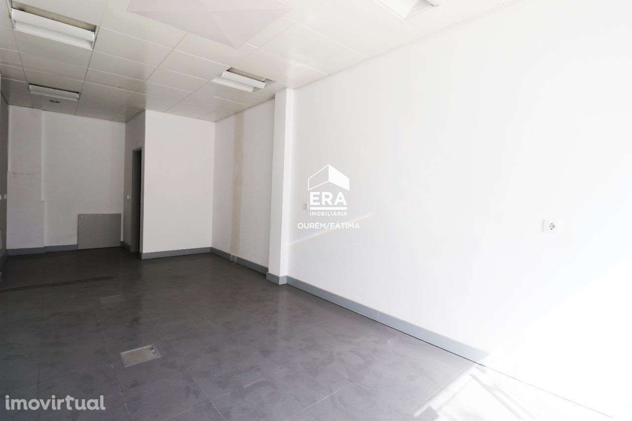 Loja localizada no Centro da Cidade de Ourém - Grande imagem: 3/22