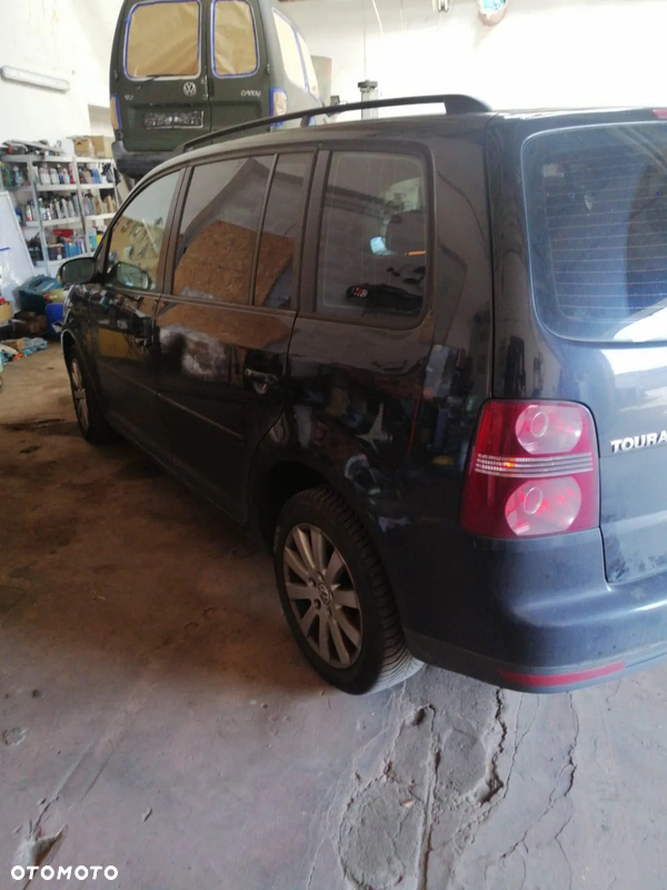 VW TOURAN 1T0 LIFT Drzwi lewe przednie prawe  2006-2010 czarny idealny bez malowania