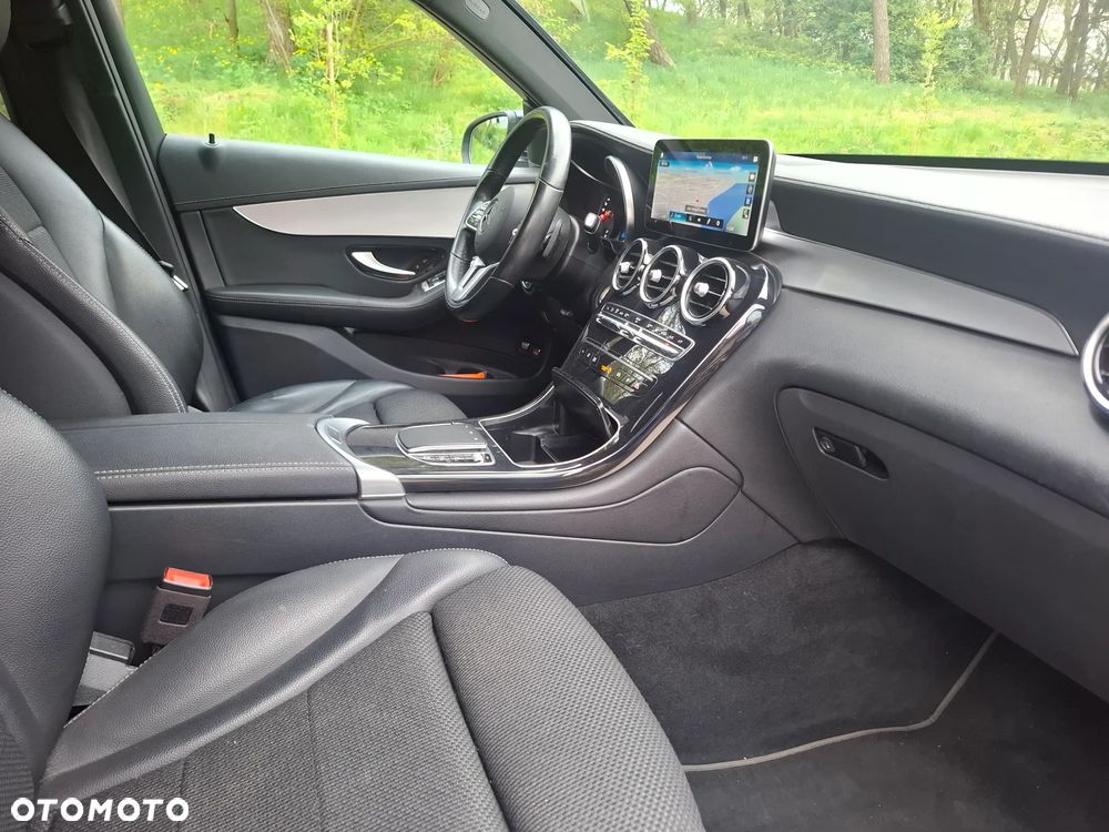 Mercedes-Benz GLC 300 e 4-Matic - 8