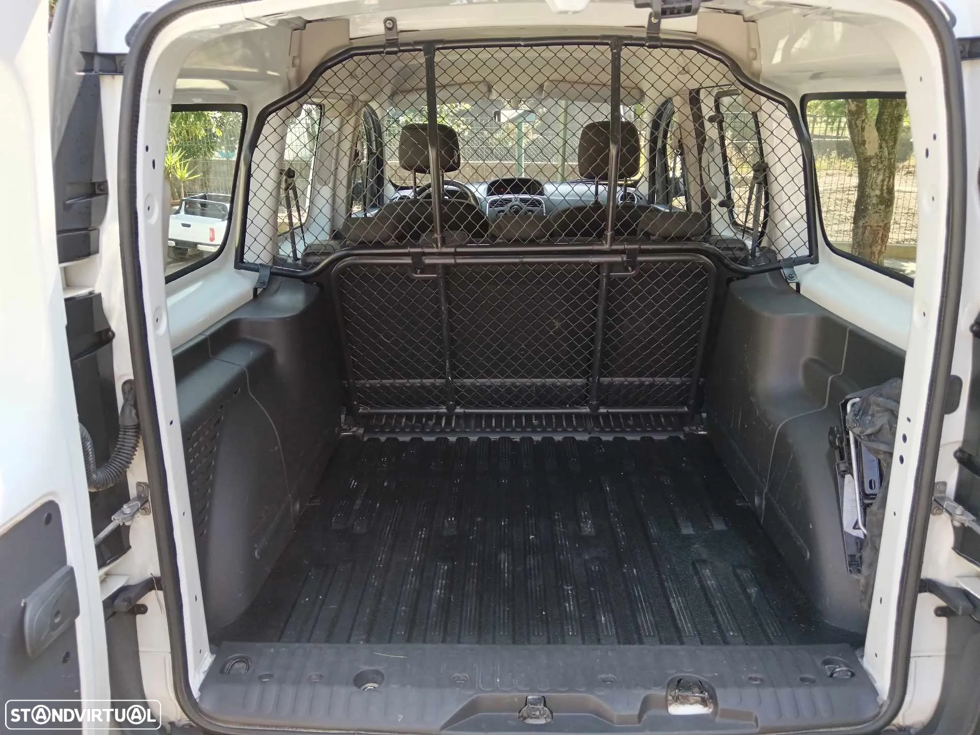 Renault Kangoo 1.5 Dci MAXI  5 LUGARES - 9