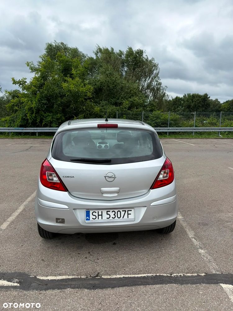 Opel Corsa 1.2 16V Essentia - 7