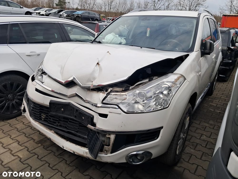 Citroen C-Crosser 2.2 HDI Biały Części karoseria silnik wnętrze felgi - 2