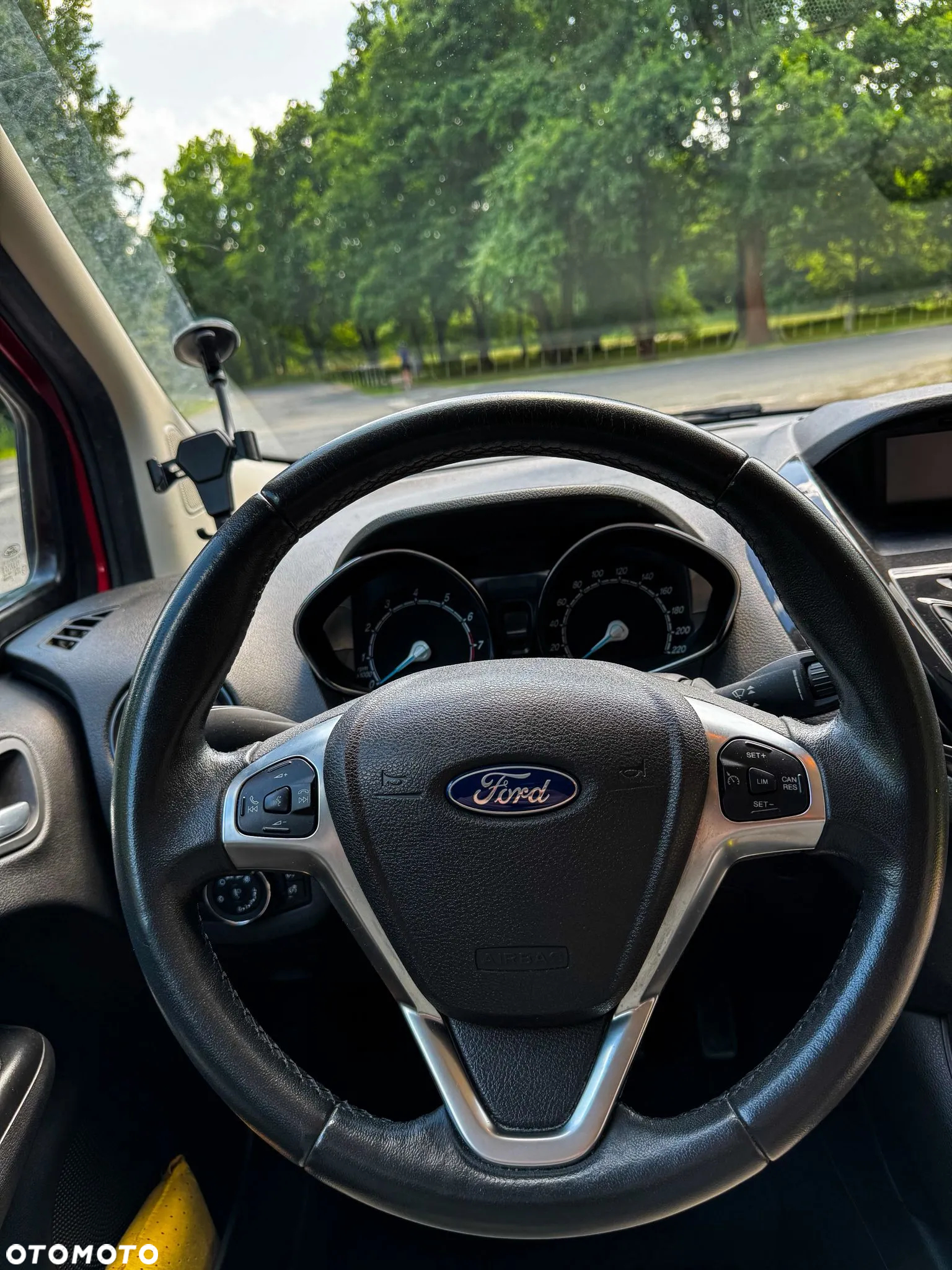 Ford Tourneo Courier 1.0 EcoBoost Titanium - 11
