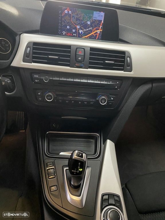 BMW 318 d Auto Exclusive - 12