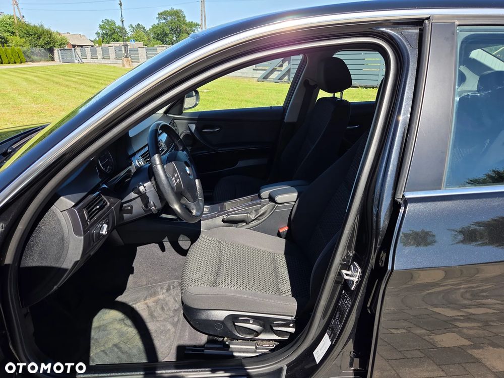 BMW Seria 3 318d DPF Edition Exclusive - 8