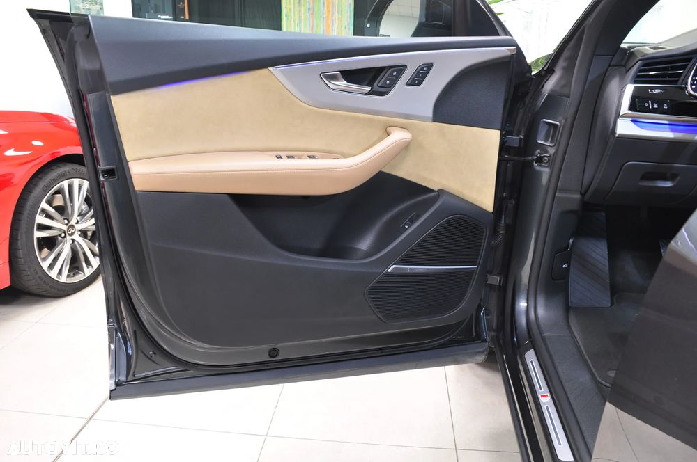 Audi Q8 55 TFSI quattro Tiptronic - 11