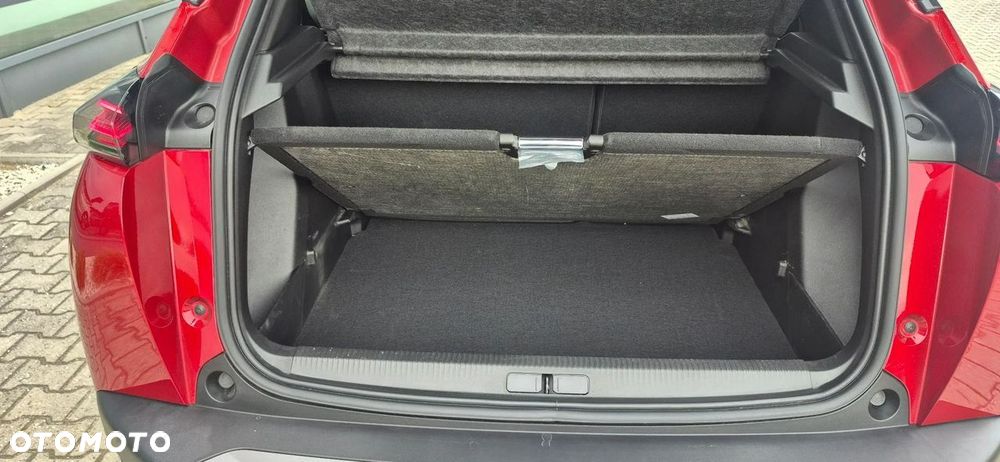 Peugeot 2008 PureTech 130 Allure S&S EAT8 - 36