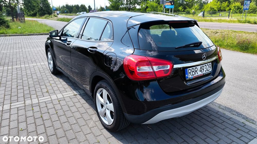 Mercedes-Benz GLA 180 - 7