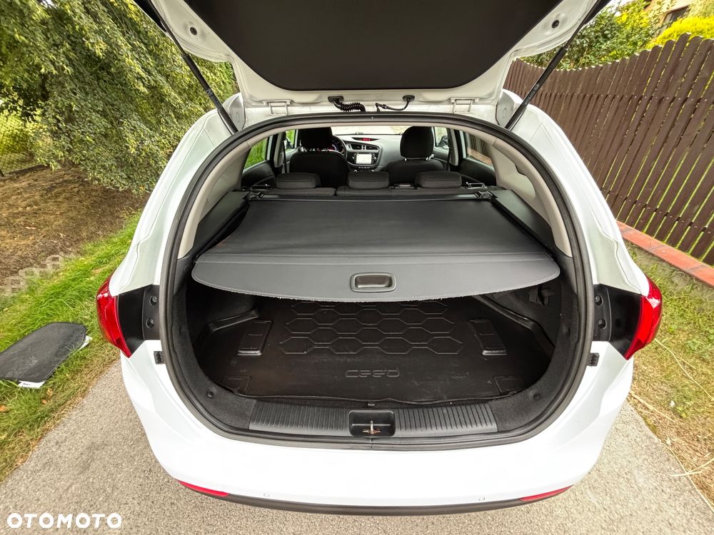 Kia Ceed 1.6 CRDi 128 ISG SW Dream-Team Edition - 20