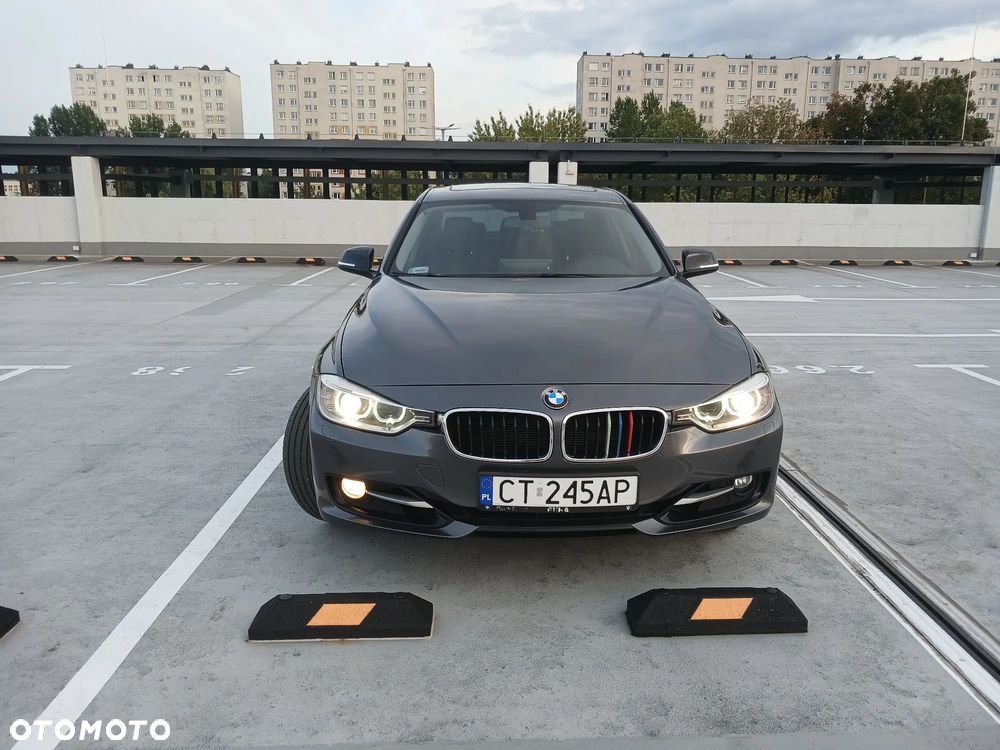 BMW Seria 3 320i M Sport - 3