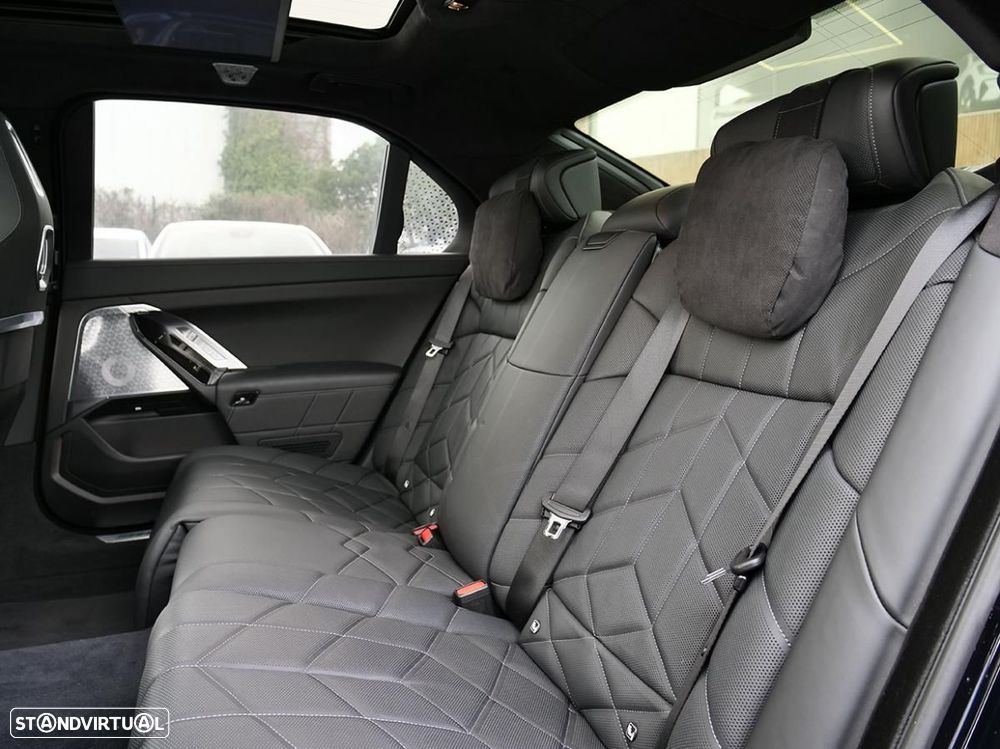 BMW i7 xDrive60 - 41