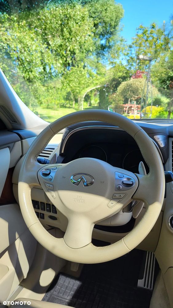 Infiniti QX70 3.0d S Premium - 23
