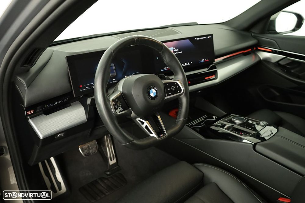 BMW 520 d Pack Desportivo M - 11