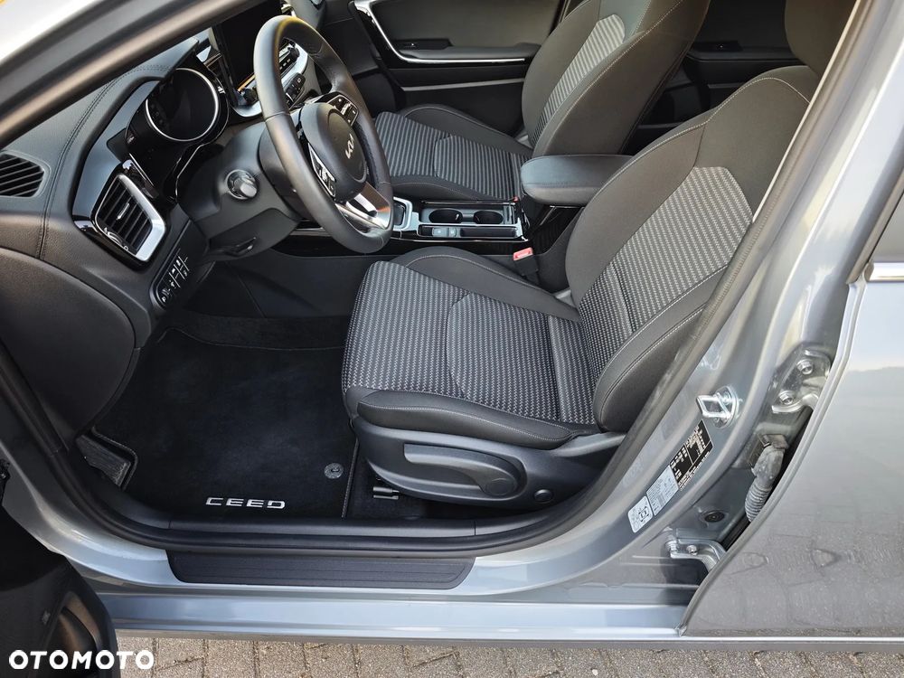 Kia Ceed 1.5 T-GDI Tribute DCT - 17
