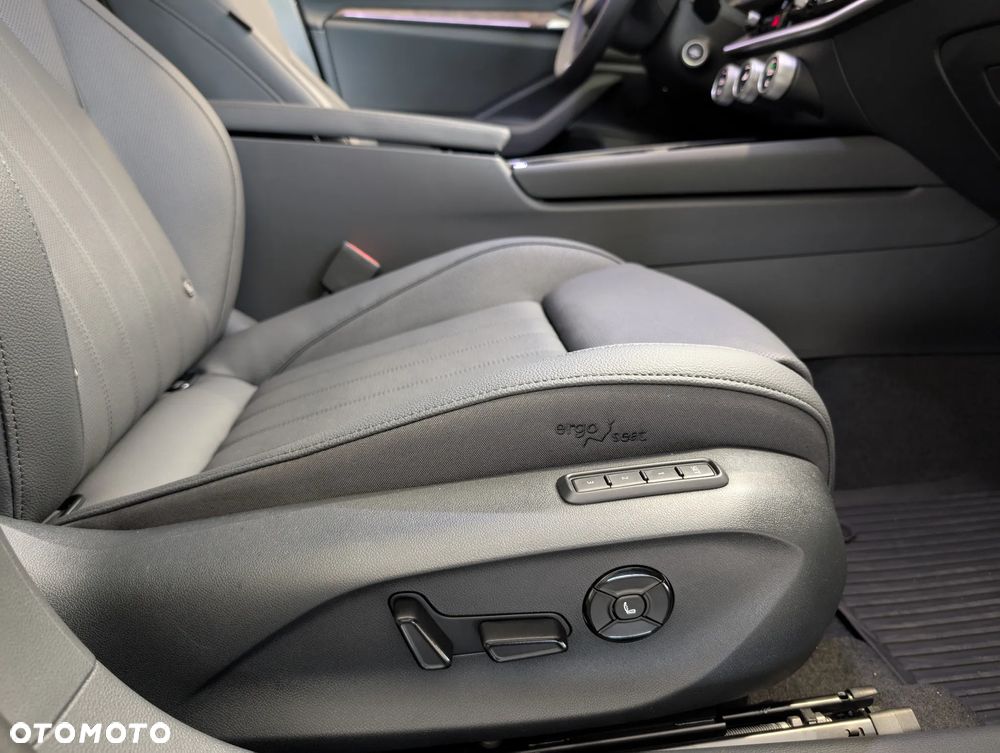 Skoda Superb 2.0 TDI SCR 4x4 L&K DSG - 26