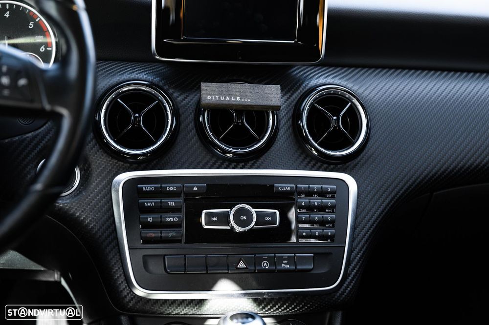 Mercedes-Benz GLA 180 CDI Urban - 15