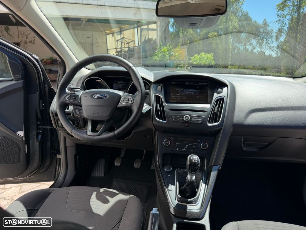 Ford Focus 1.5 TDCi ECOBlue Titanium - 28