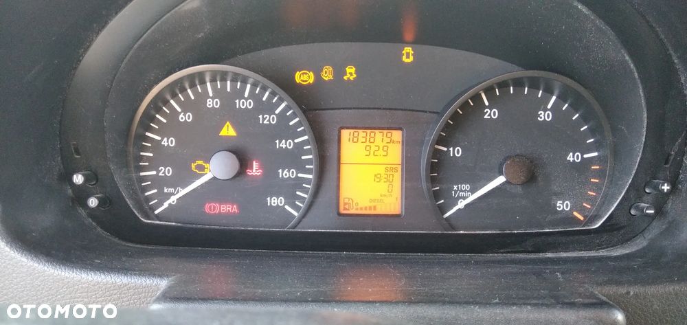 Mercedes-Benz SPRINTER 210 - 4