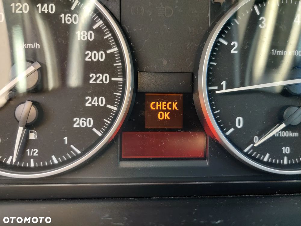 BMW Seria 3 320i - 26