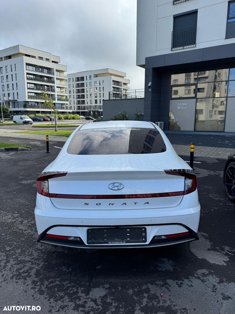 Hyundai Sonata - 10