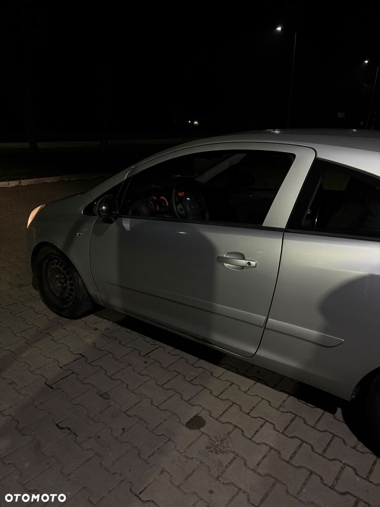 Opel Corsa 1.2 16V Silverline - 3