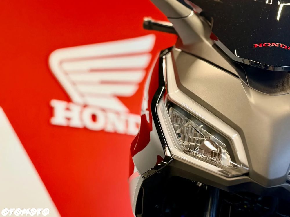 Honda NSS - 18