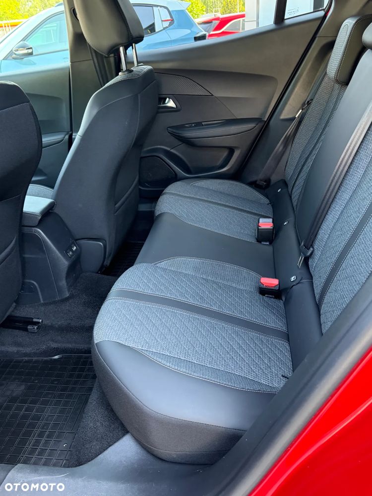 Peugeot 2008 PureTech 100 Allure S&S BVM6 - 17