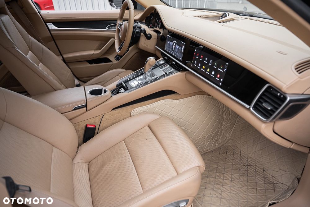 Porsche Panamera 4 PDK Platinum Edition - 30