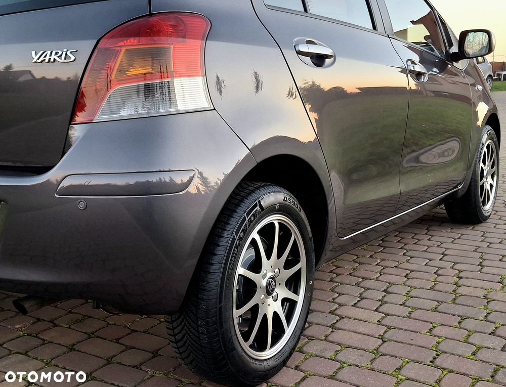 Toyota Yaris 1.33 VVT-i Cool+ - 17