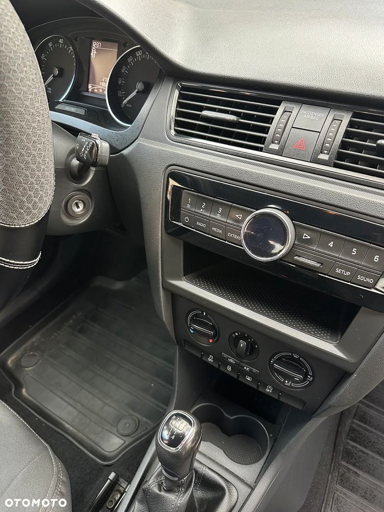 Skoda RAPID 1.2 TSI Active - 5