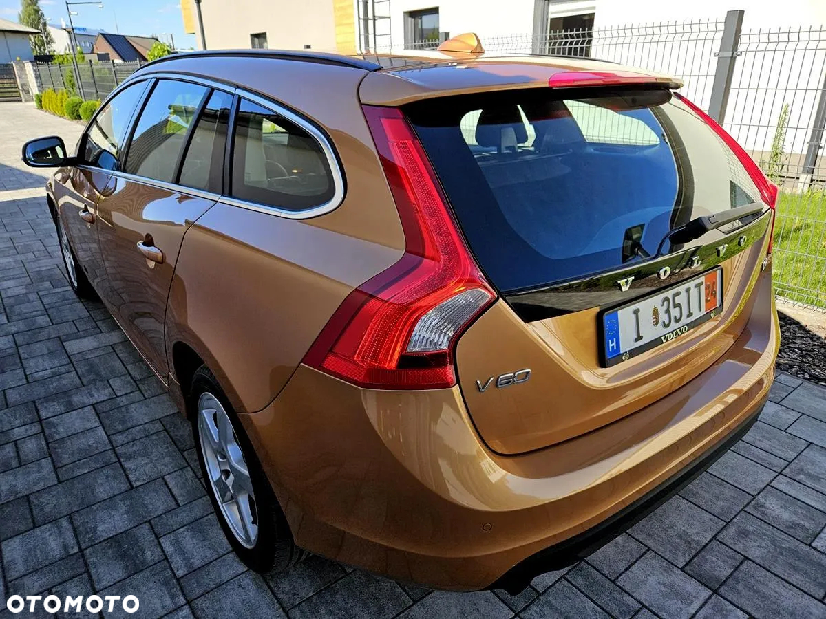 Volvo V60 D3 Summum - 30