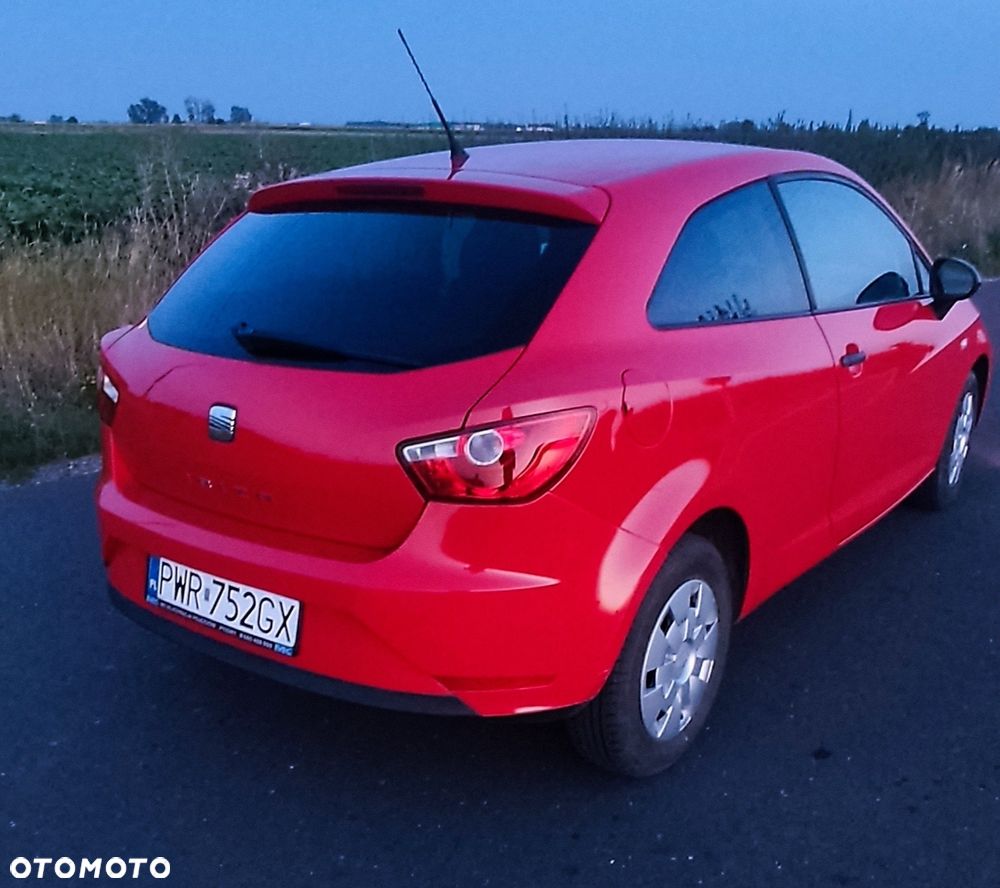 Seat Ibiza 2012 photo 2
