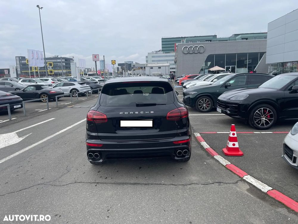 Porsche Cayenne 3.0 L - 11