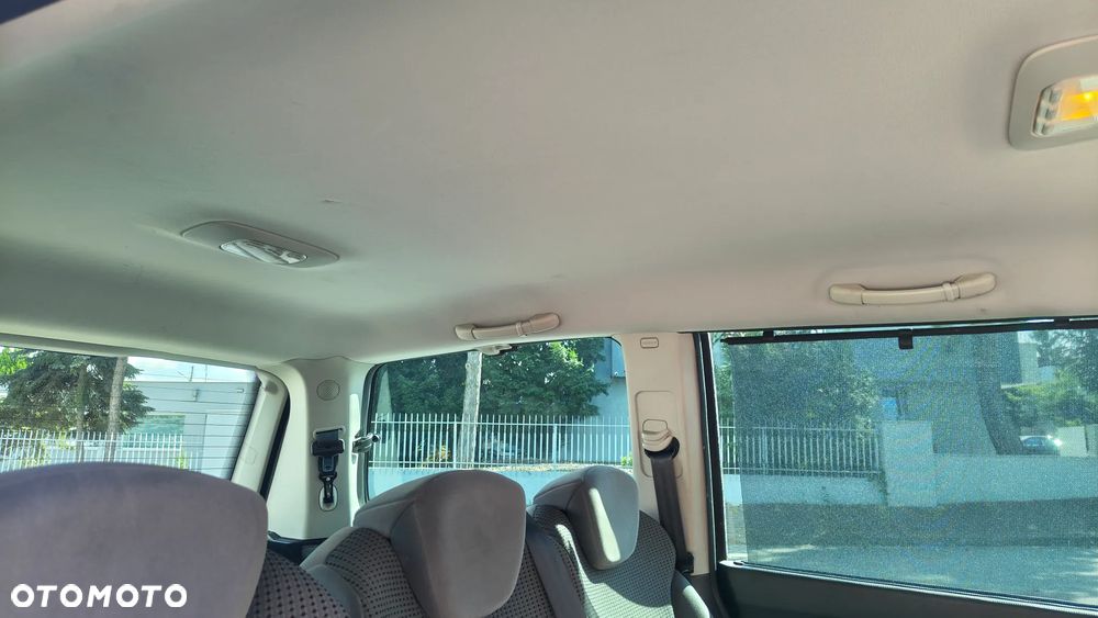 Peugeot 807 2.0 HDi Premium Euro5 - 16