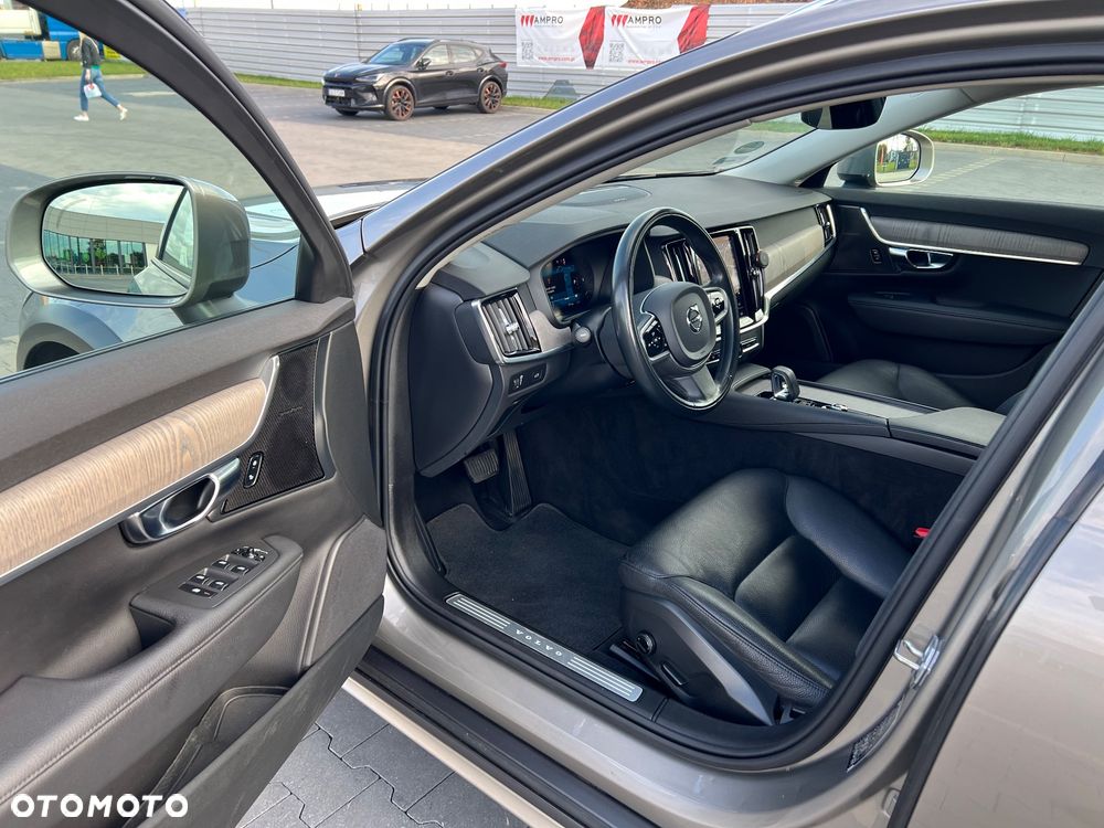 Volvo V90 Cross Country D5 SCR AWD Momentum Pro - 21