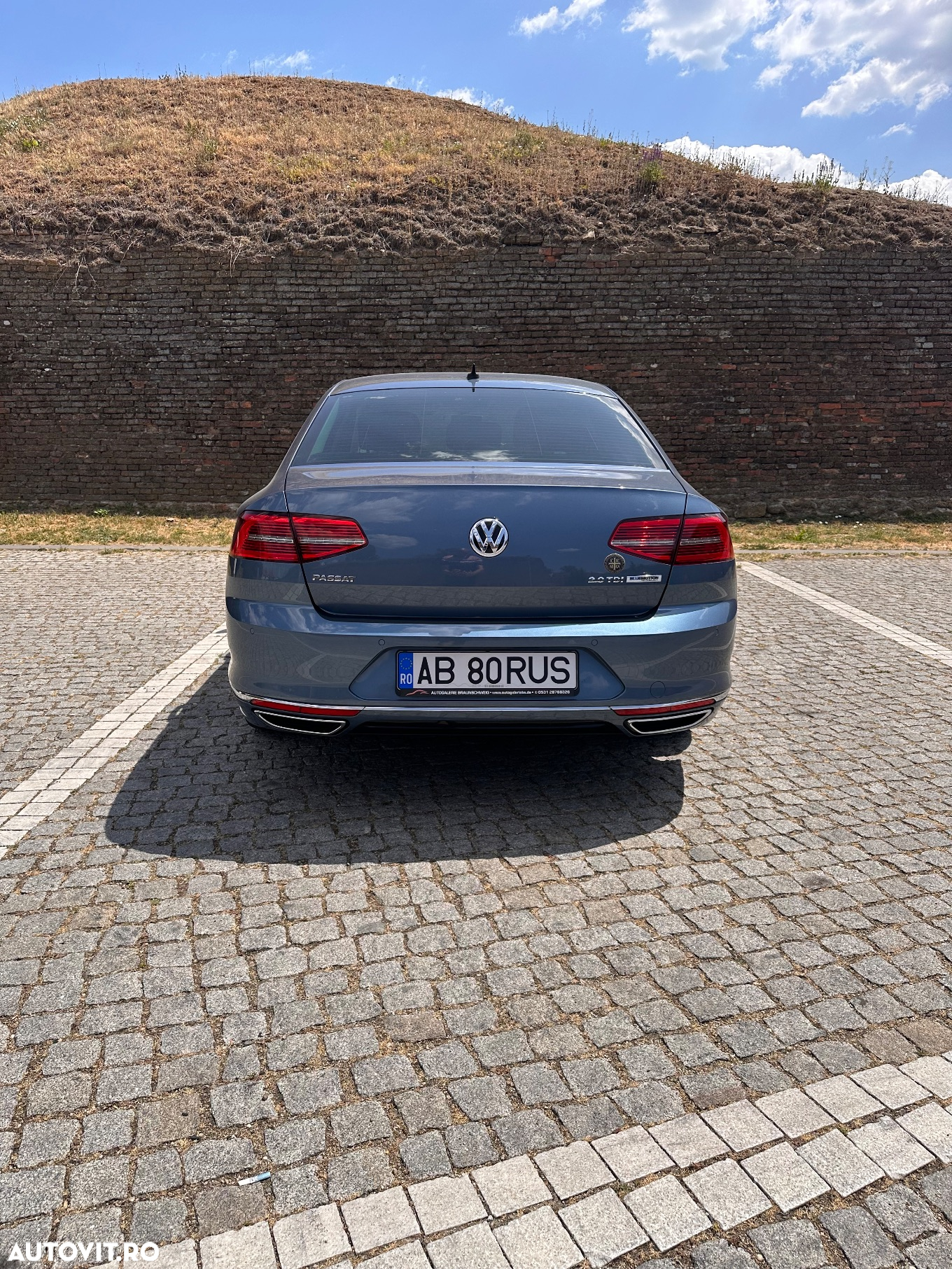 Volkswagen Passat 2.0 TDI (BlueMotion Technology) Comfortline - 4