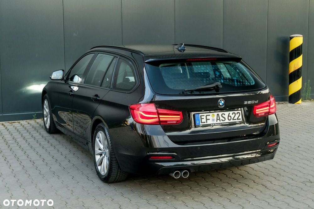 BMW Seria 3 320d Sport Line - 13