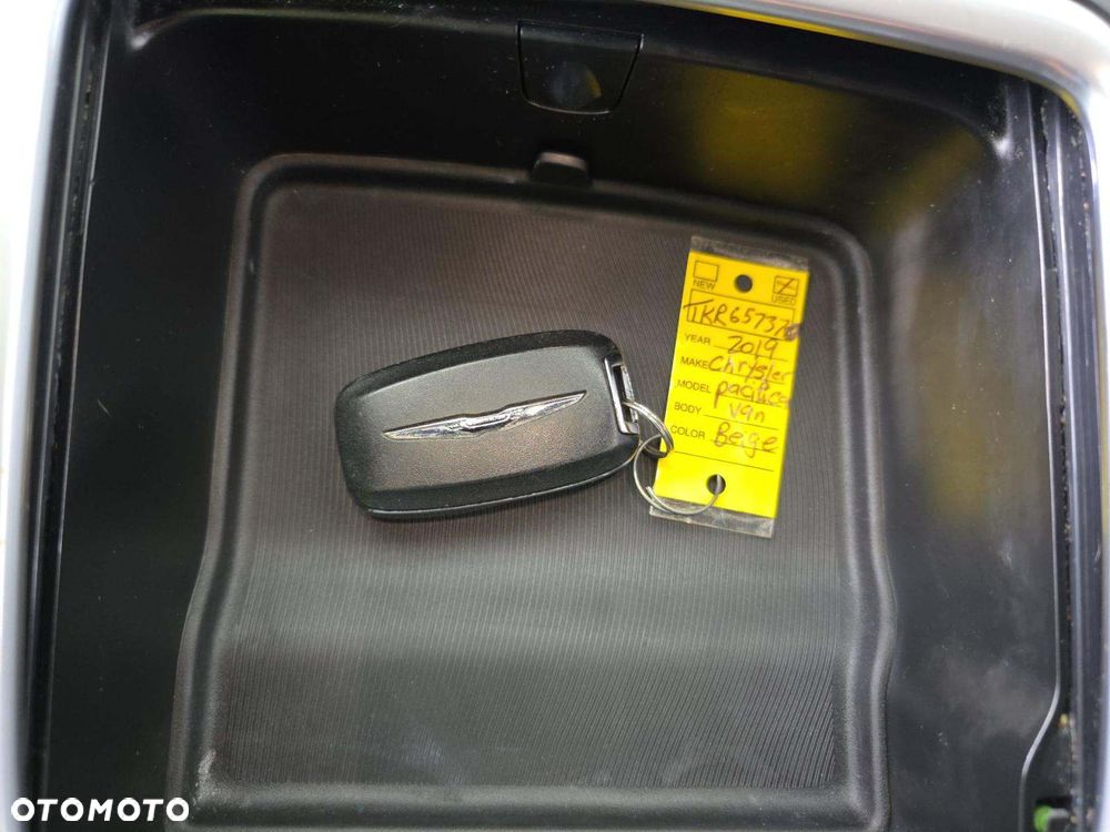 Chrysler Pacifica - 13