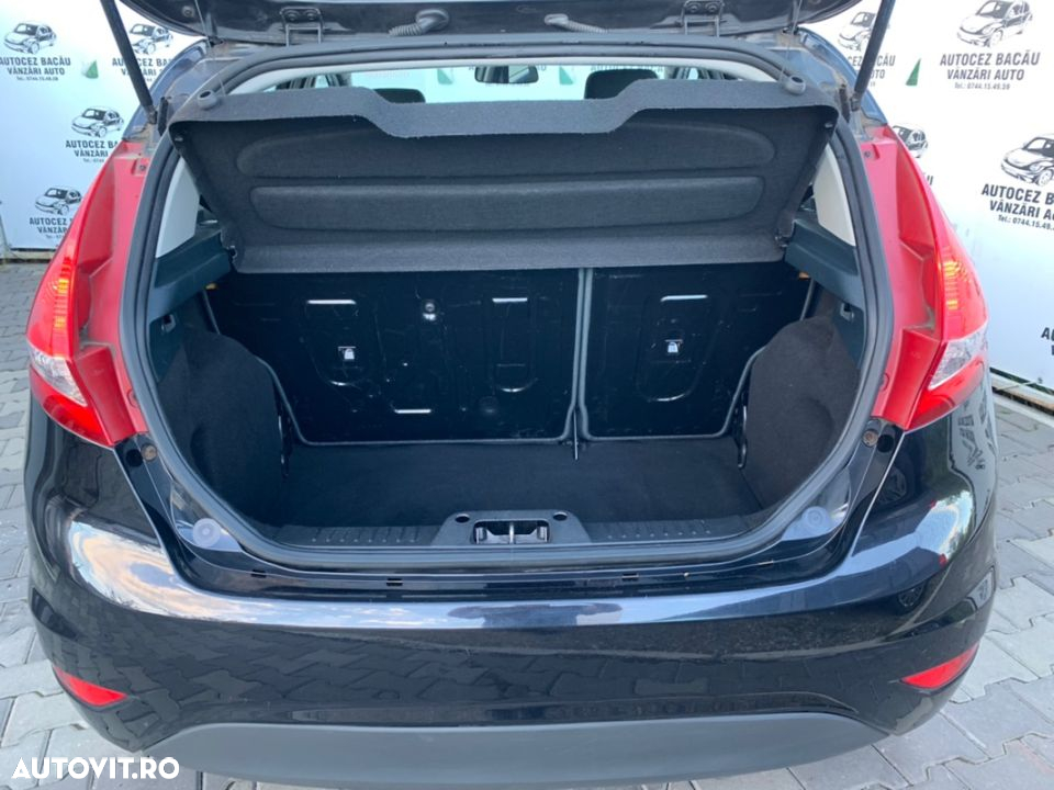 Ford Fiesta 1.4 Autom. Trend - 29