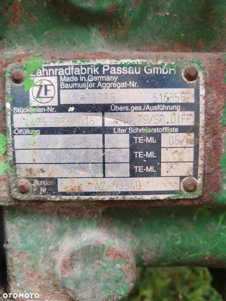 John Deere 3215 - 9