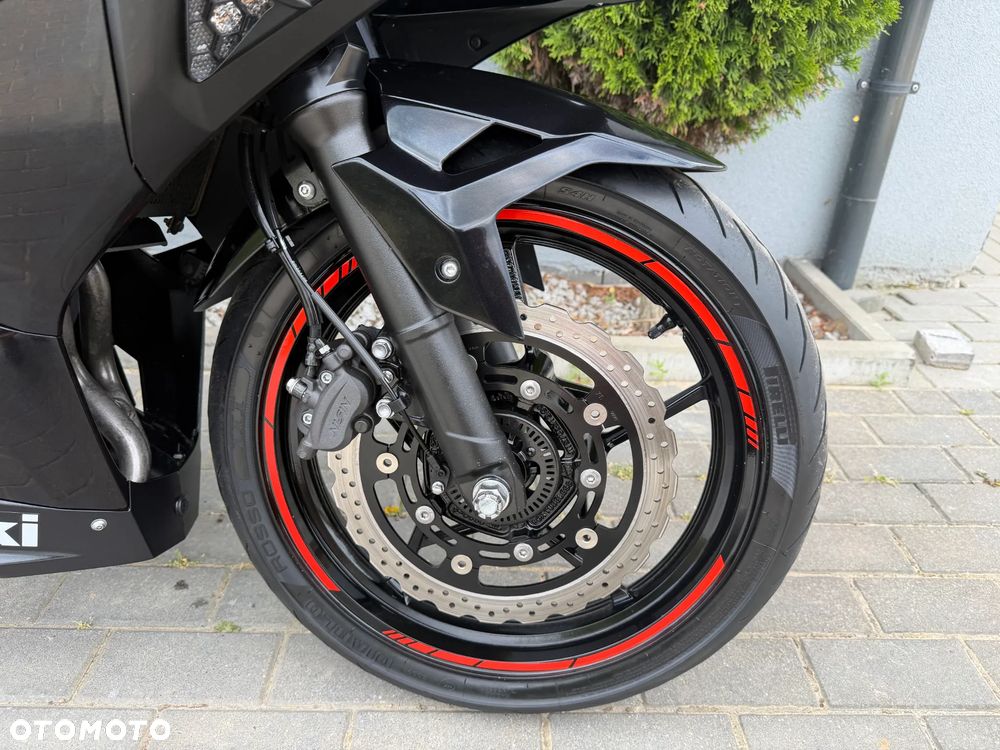 Kawasaki Ninja 400 - 11