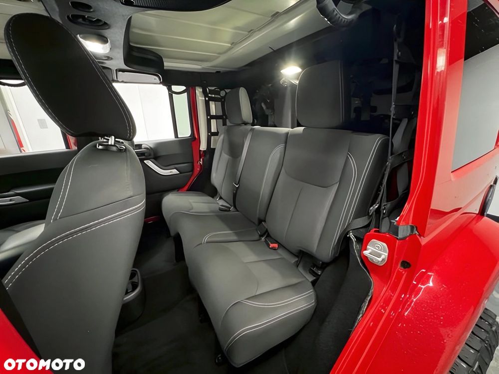 Jeep Wrangler 3.6 Unlim Sahara - 15