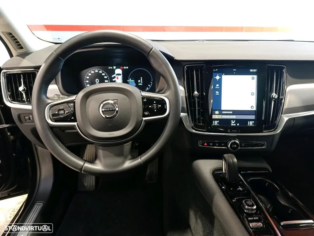 Volvo V90 2.0 T8 Momentum AWD Geartronic - 7