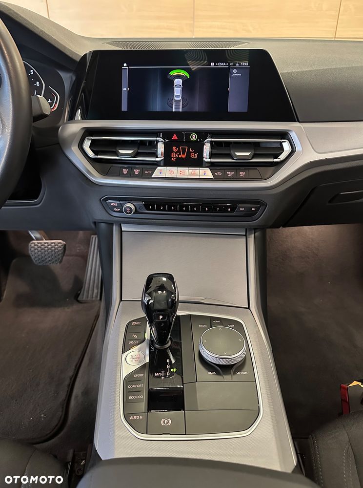 BMW Seria 3 318i Advantage - 15