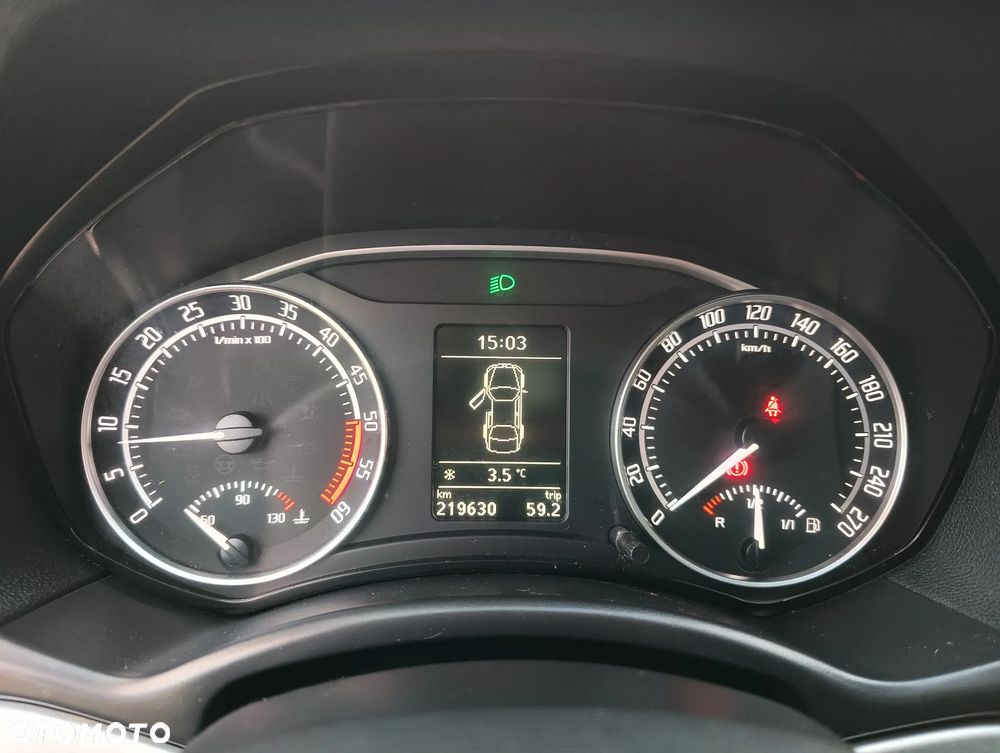 Skoda Octavia 2.0 TDI CR DPF RS - 24